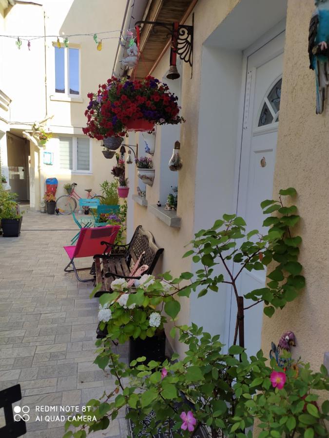 Les Coquelicots Hotel Montrouge Exterior foto